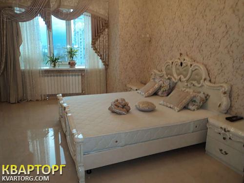 Rent out 2-room apartment. Киев,  Оболонская наб — photo 1