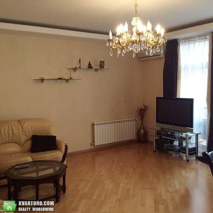 Rent out 3-room apartment. Киев,  Павловская — photo 3