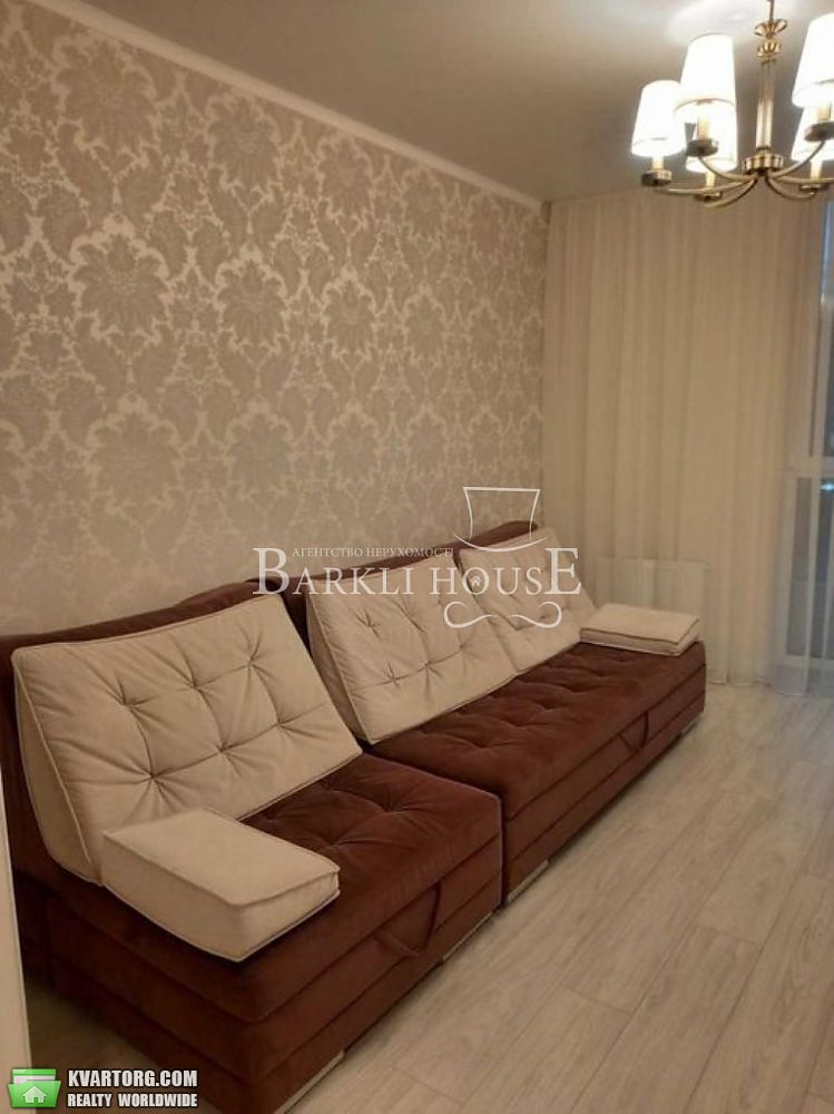 Rent out 3-room apartment. Киев,  Богдановская — photo 4