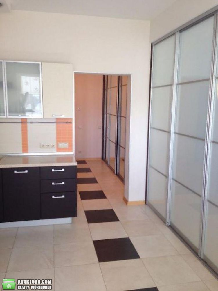 Rent out 2-room apartment. Киев,  Черновола — photo 8