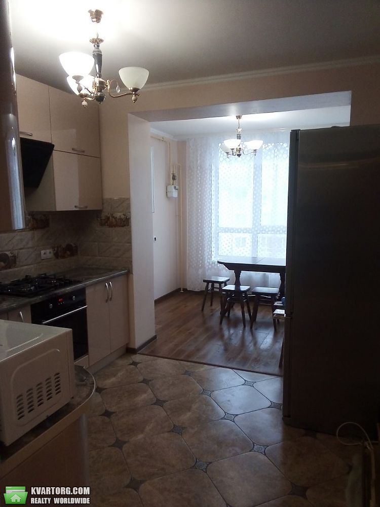 Rent out 3-room apartment. Киевская обл., Соборная — photo 2