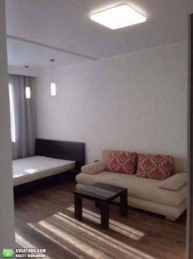 Rent out 1-room apartment. Киев, Кондратюка — photo 1