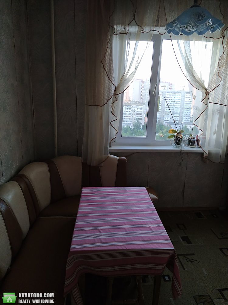 Rent out 3-room apartment. Киев,  Радунская — photo 3