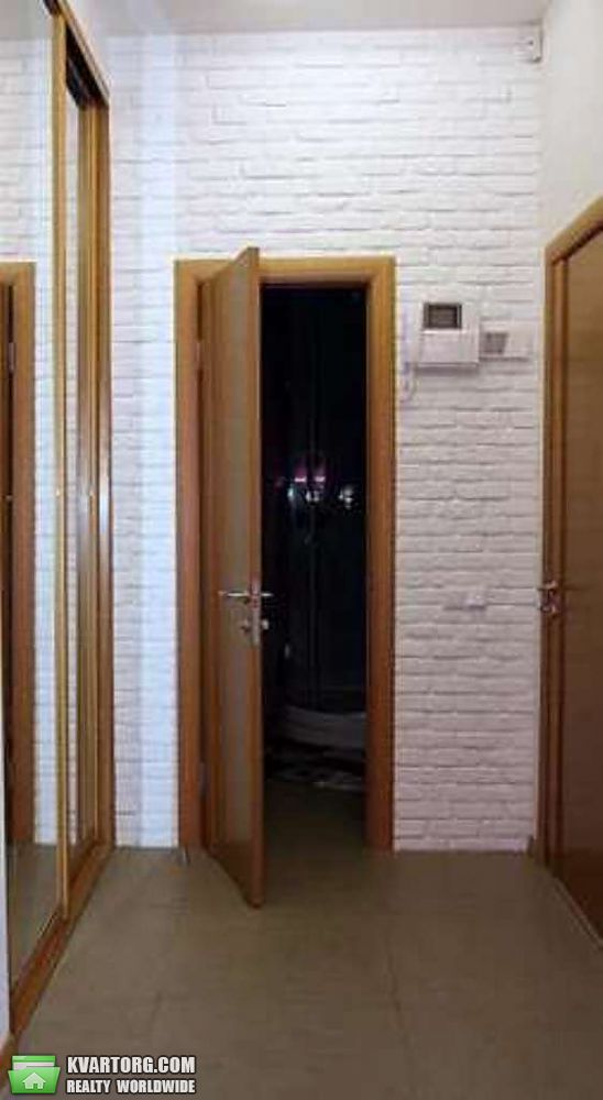 Rent out 3-room apartment. Киев,  Урловская — photo 4