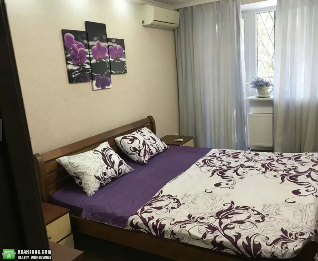 Rent out 2-room apartment. Киев,  Малиновского — photo 1