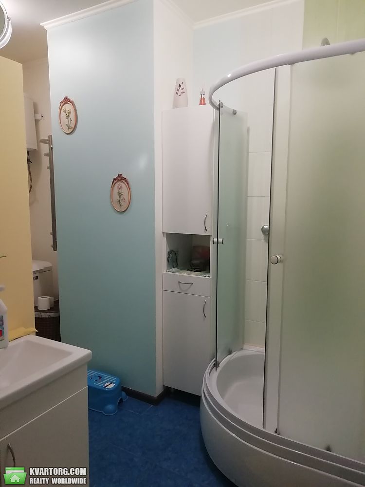 Rent out 1-room apartment. Киев,  Харьковское шоссе — photo 9