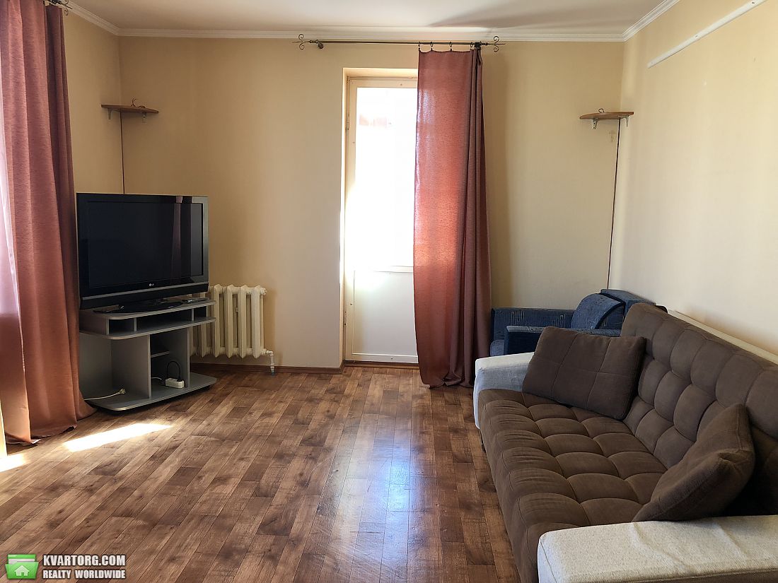 Rent out 2-room apartment. Киев,  Урловская — photo 4