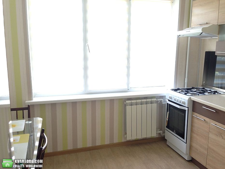 Rent out 3-room apartment. Киев,  Гната Юры — photo 3