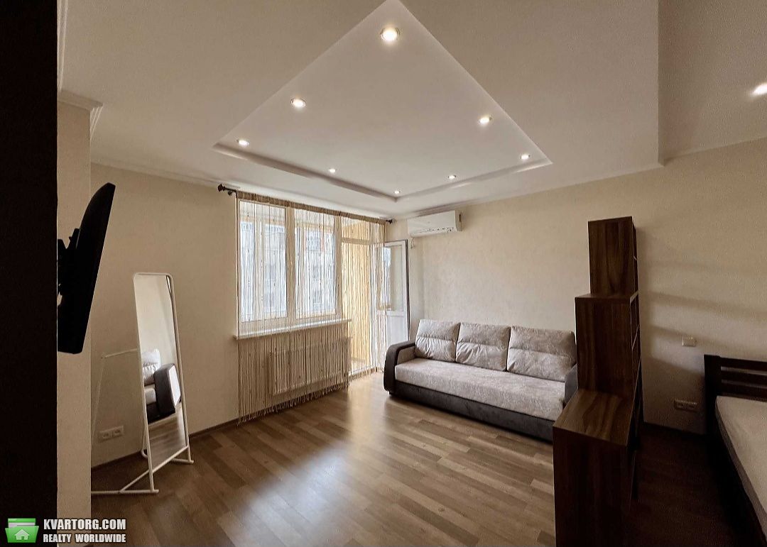 Rent out 1-room apartment. Киев, Ю. Здановської — photo 2