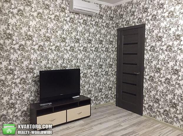 Rent out 2-room apartment. Киев, Луценка — photo 1