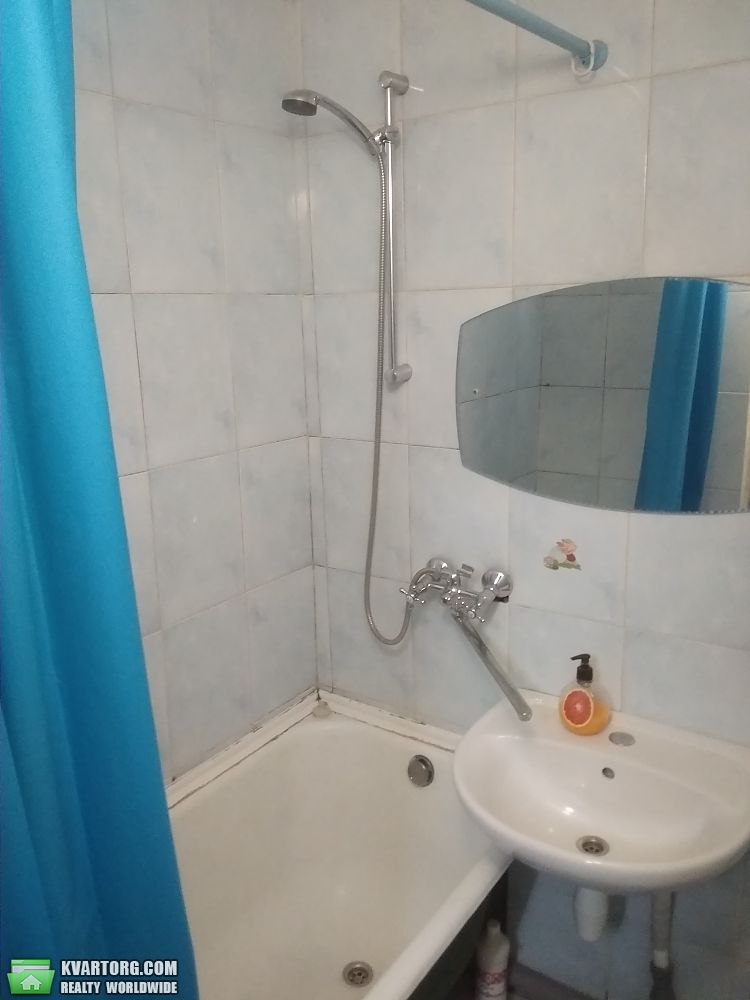 Rent out 2-room apartment. Киев, Голосеевский проспект — photo 7
