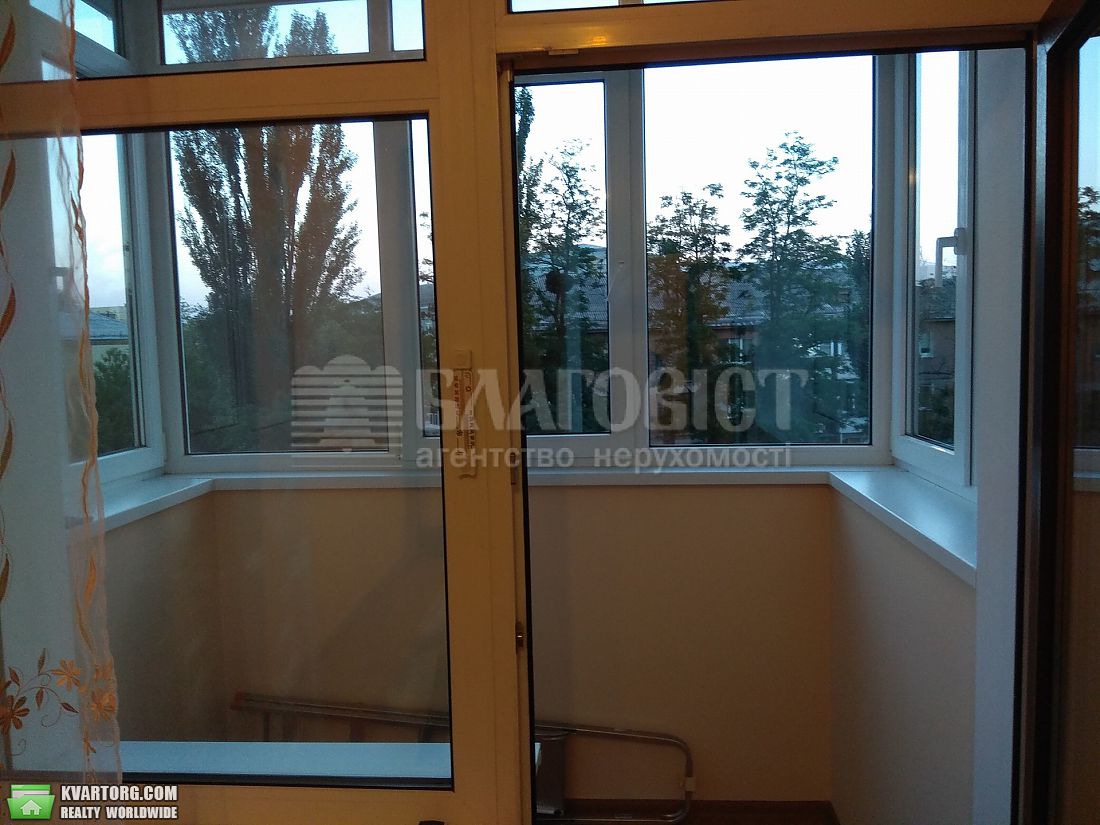 Rent out 1-room apartment. Киев,  Щорса — photo 9