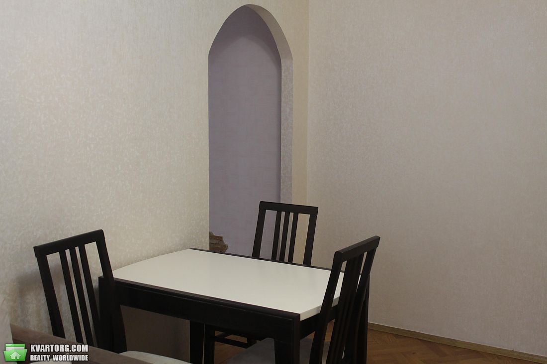 Sell 3-room apartment. Киев,  Метростроевская — photo 2