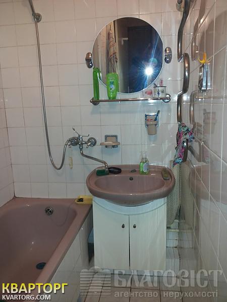 Rent out 3-room apartment. Киев, бучмы — photo 4