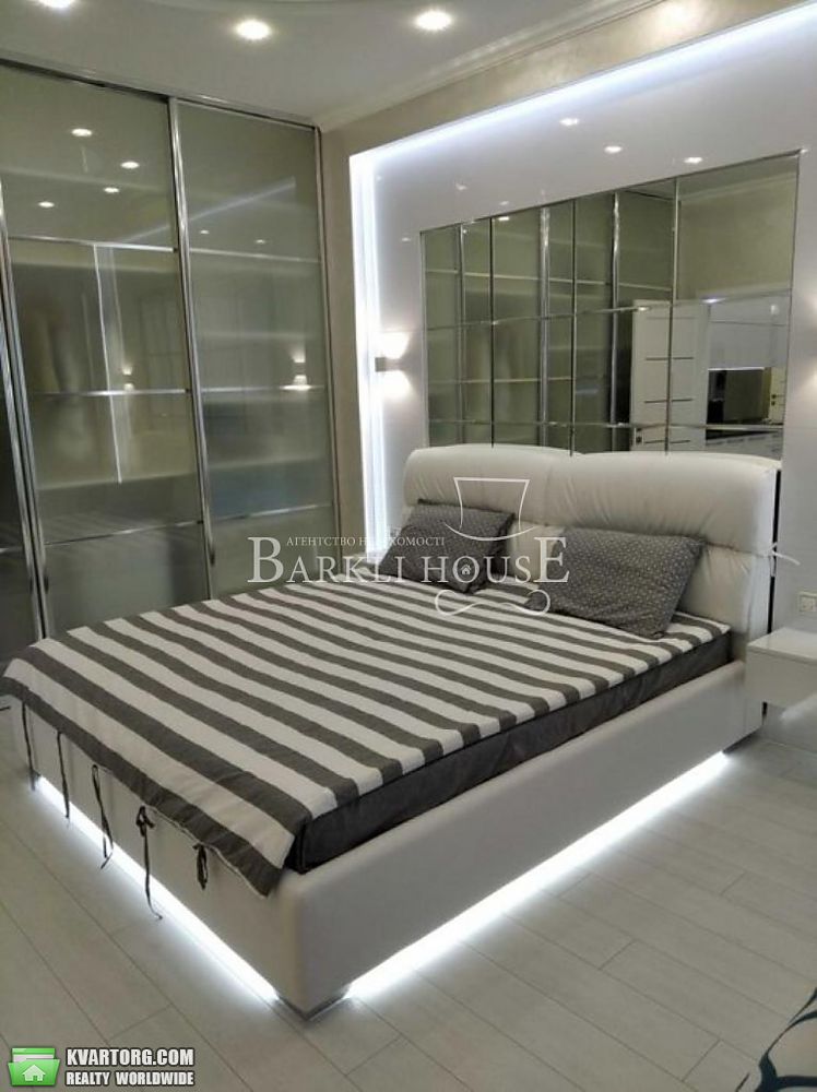 Rent out 2-room apartment. Киев,  Заречная — photo 6