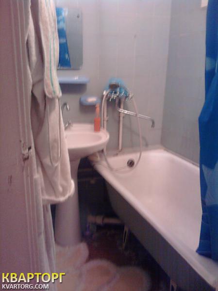 Rent out 2-room apartment. Киев,  Щорса — photo 4