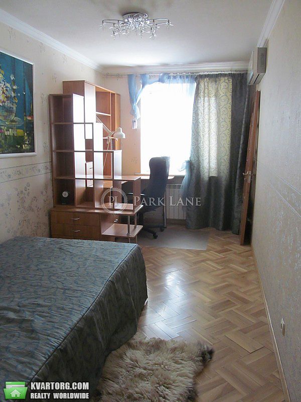 Rent out 2-room apartment. Киев,  Жилянская — photo 9