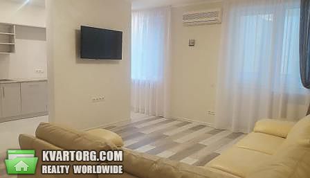 Rent out 3-room apartment. Киев,  Почайнинская — photo 1