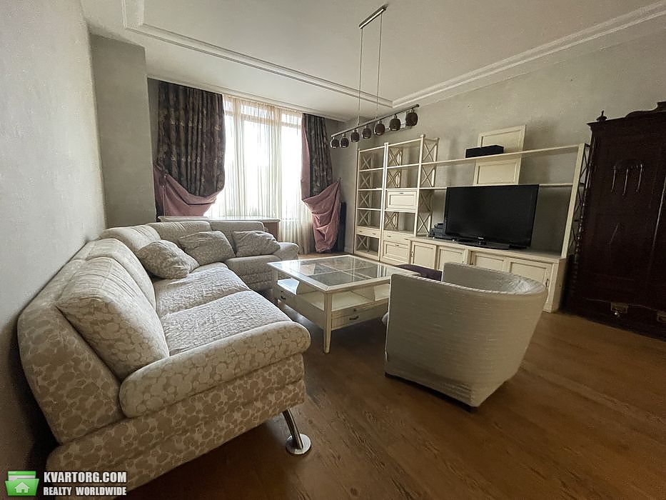 Rent out 3-room apartment. Киев,  Жилянская — photo 3