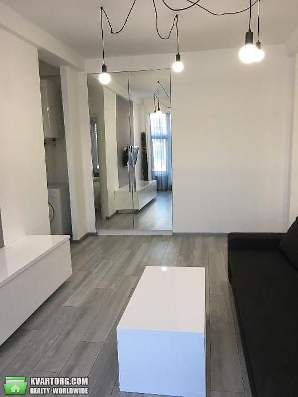 Rent out 2-room apartment. Киев,  Большая Васильковская — photo 3