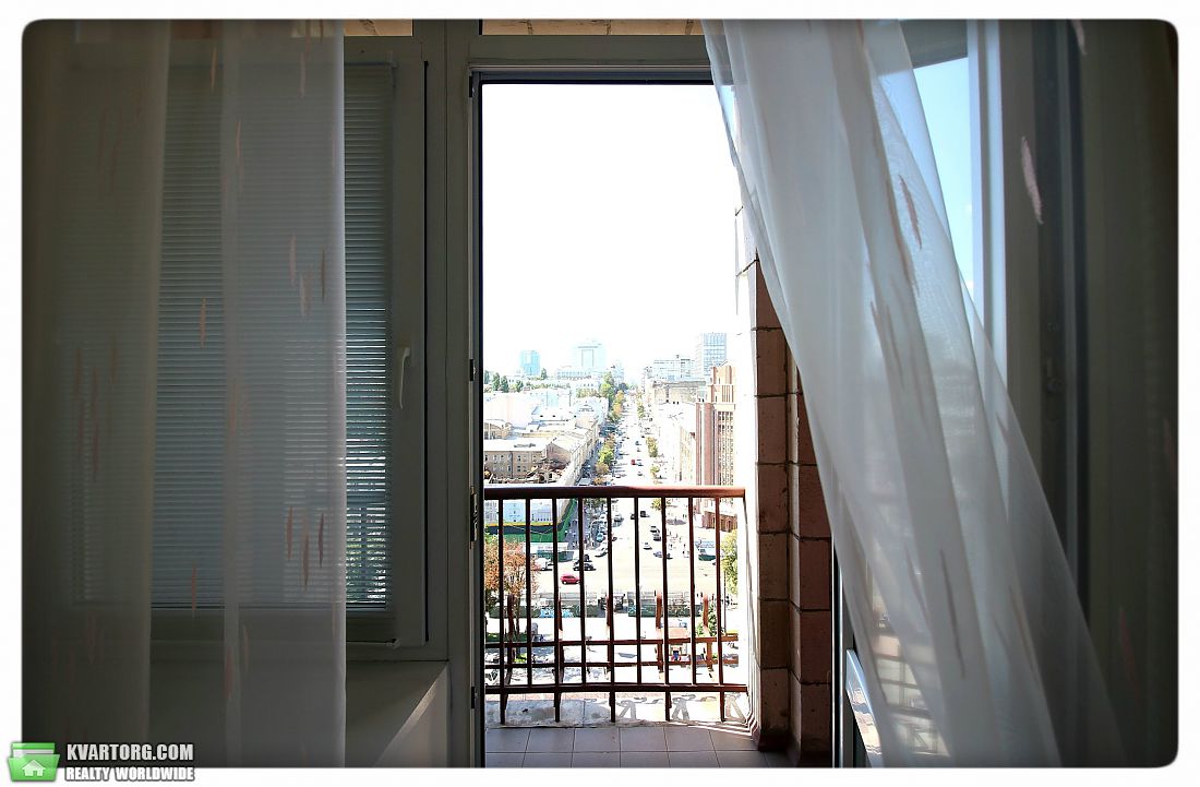 Rent out 2-room apartment. Киев, Крещатик — photo 3
