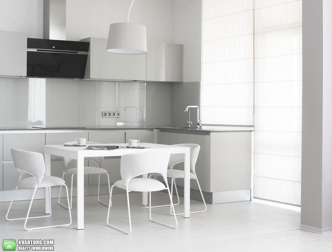 Rent out 3-room apartment. Киев, Драгомирова ул. — photo 1