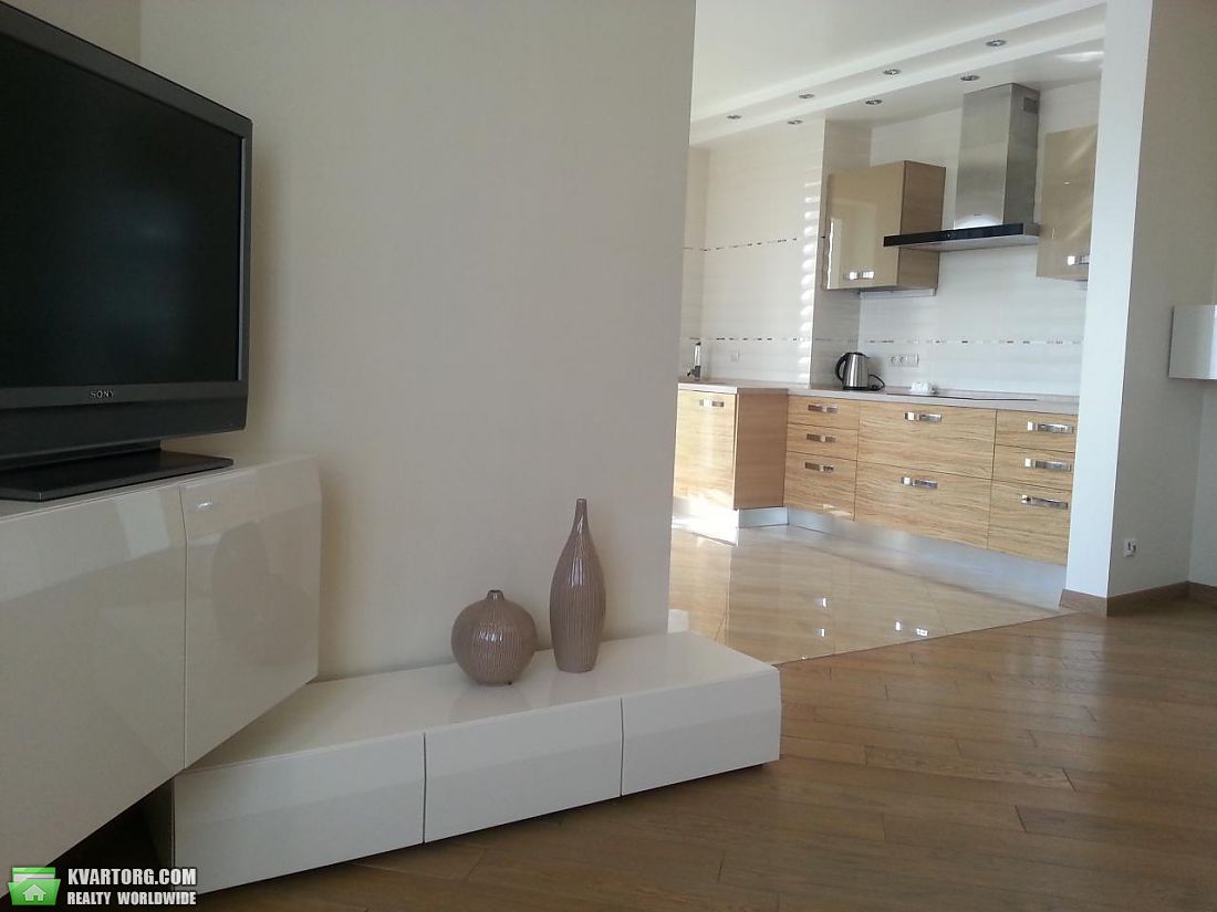 Rent out 2-room apartment. Киев,  Лайоша Гавро — photo 2