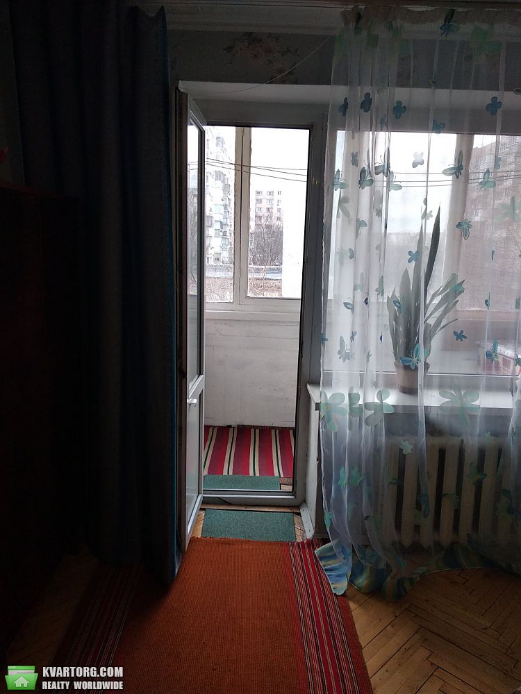 Rent out 1-room apartment. Киев,  Ватутина пр — photo 10