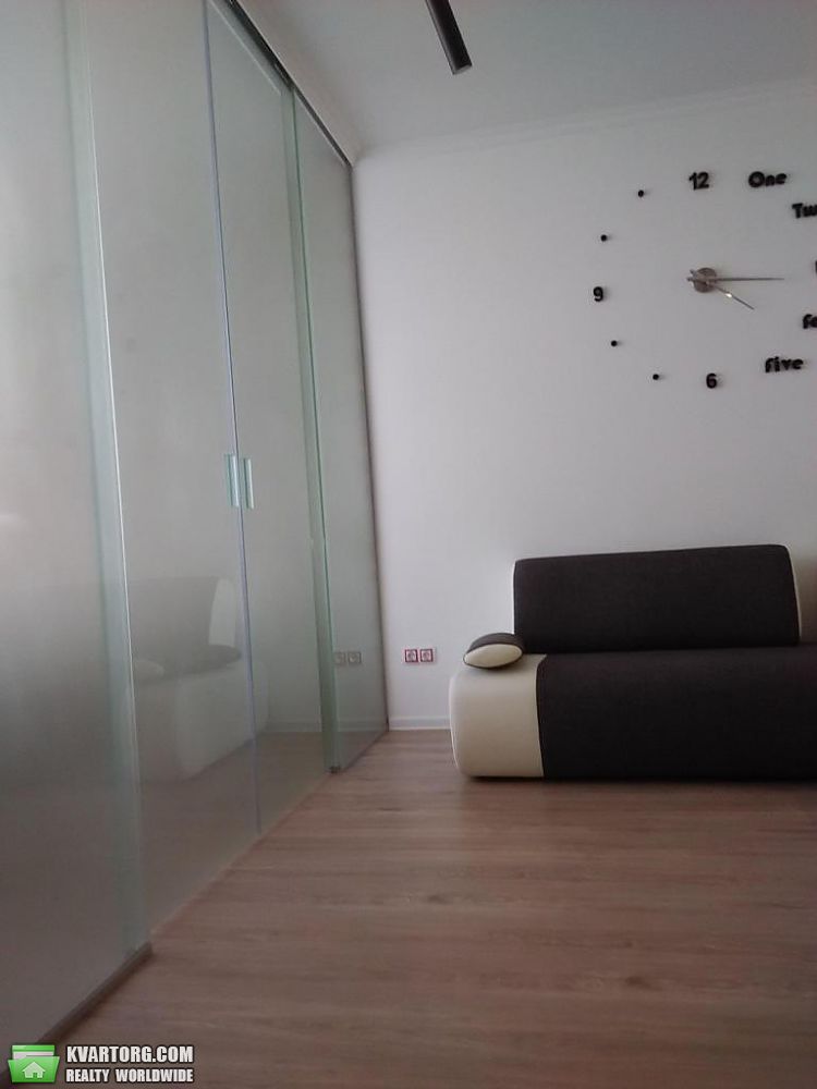 Rent out 1-room apartment. Киев,  Мельникова — photo 5