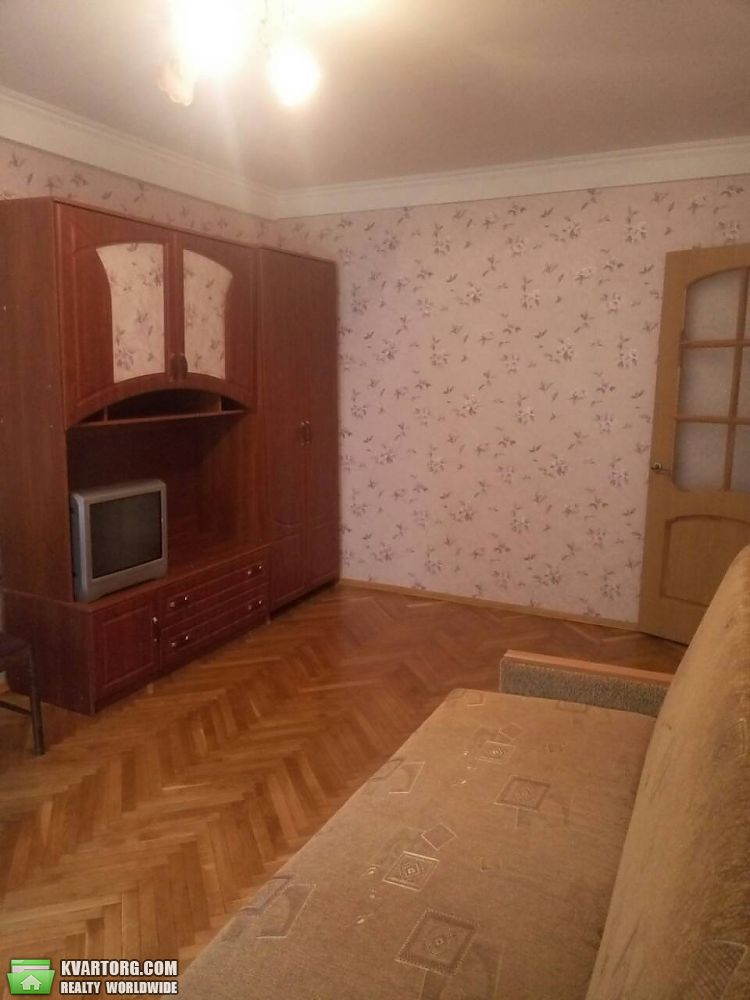 Rent out 2-room apartment. Киев,  Ромена Роллана бул — photo 2