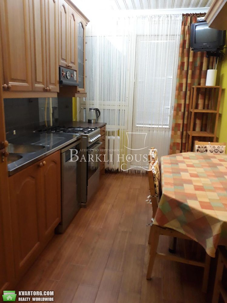 Rent out 3-room apartment. Киев,  Суворова — photo 8