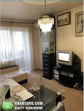 Rent out 2-room apartment. Киев, Братьев Зеровых — photo 1