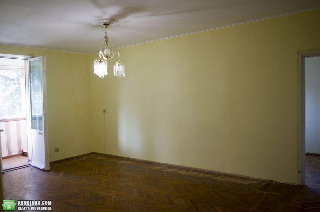 Sell 2-room apartment. Киев, Фрунзенское шоссе — photo 2