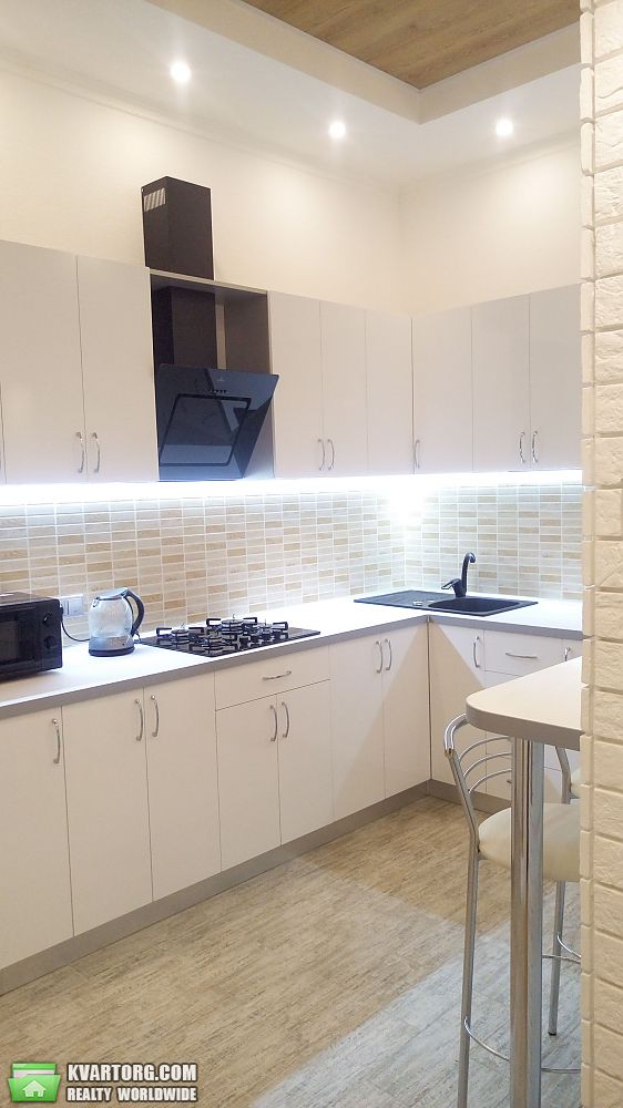 Rent out 2-room apartment. Киев,  Михайловская — photo 3
