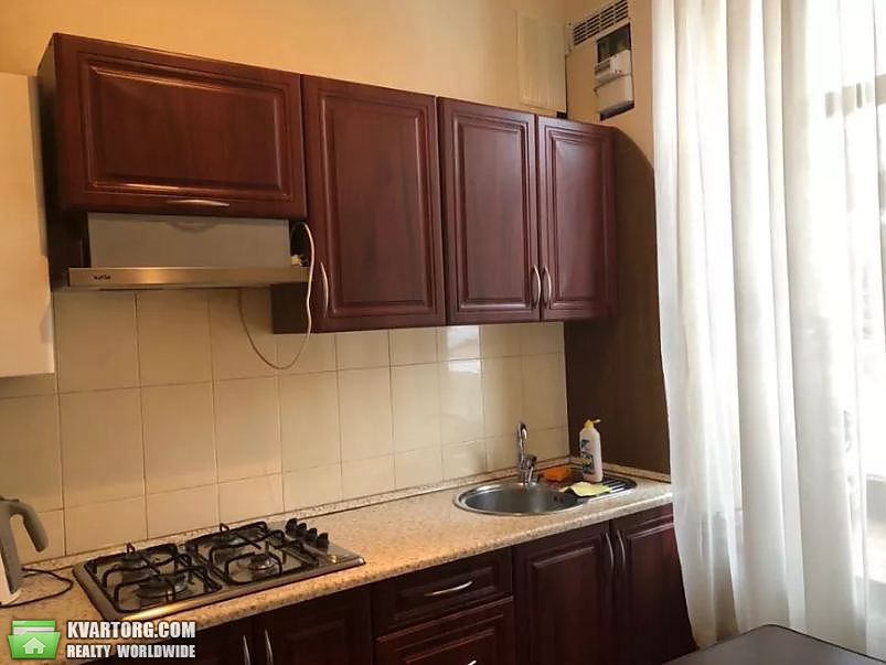 Rent out 2-room apartment. Киев,  Набережно-Крещатикская — photo 3