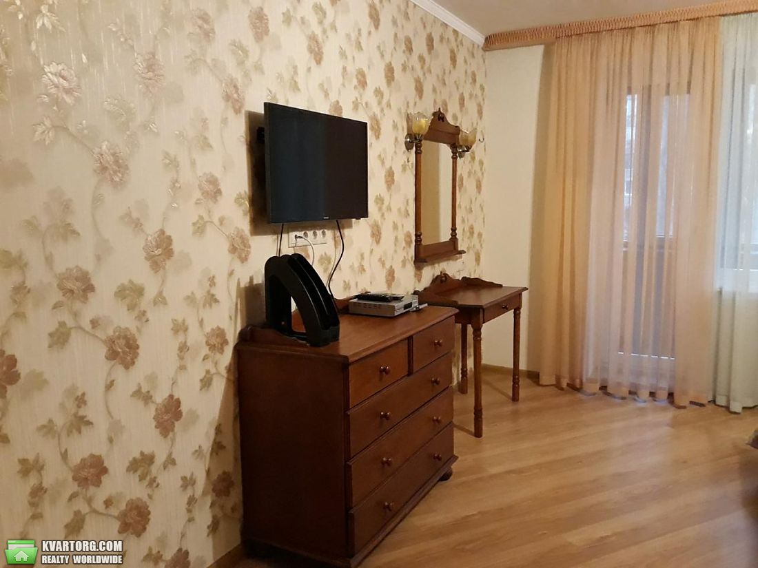 Rent out 2-room apartment. Киев,  Малевныча — photo 4