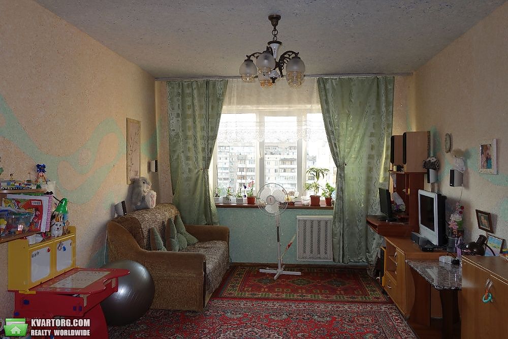 Sell 3-room apartment. Киев,  Героев Днепра — photo 1