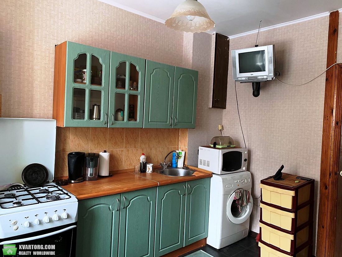 Sell 3-room apartment. Киев,  Тростянецкая — photo 1