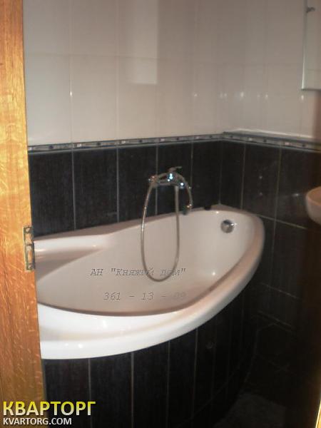 Rent out 2-room apartment. Киев,  Жилянская — photo 8
