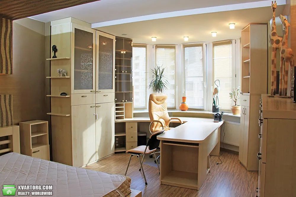 Rent out 4-room apartment. Киев, Срибнокильская — photo 7