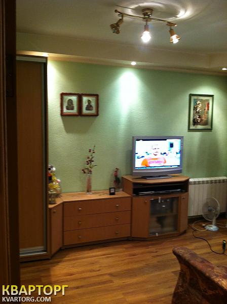Sell 1-room apartment. Киев,  Автозаводская — photo 1