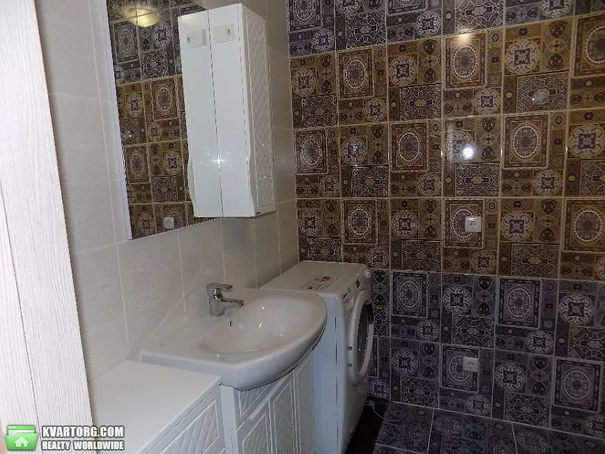 Rent out 2-room apartment. Киев,  Туманяна — photo 4
