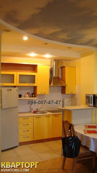 Rent out 2-room apartment. Киев,  Жилянская — photo 8
