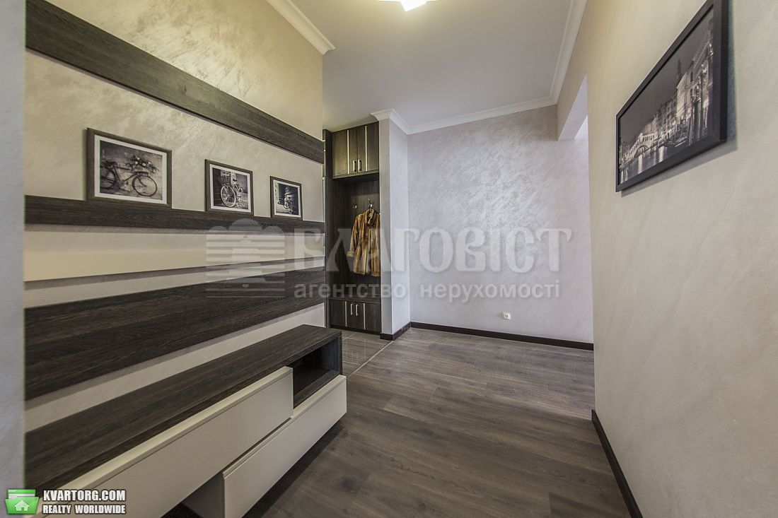 Rent out 3-room apartment. Киев,  Лабораторный пер — photo 8