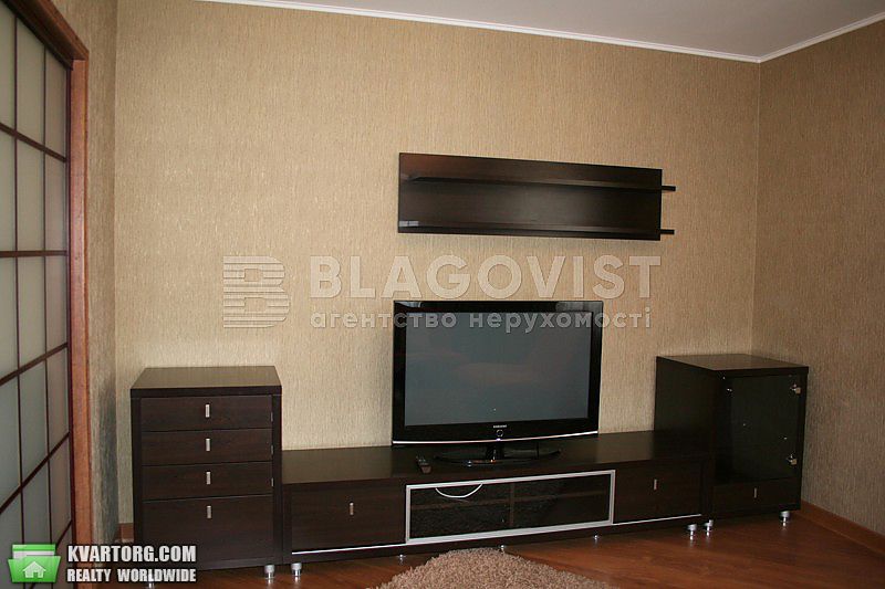 Rent out 2-room apartment. Киев,  Пожарского — photo 5