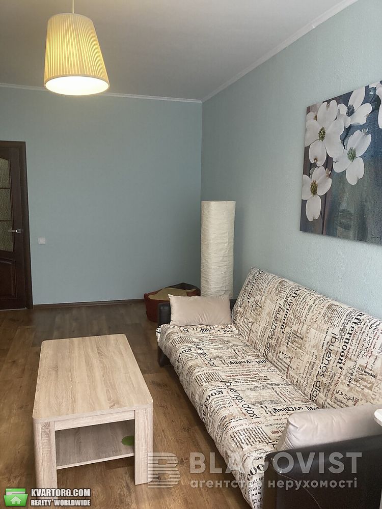 Sell 2-room apartment. Киев, Воскресенская — photo 1