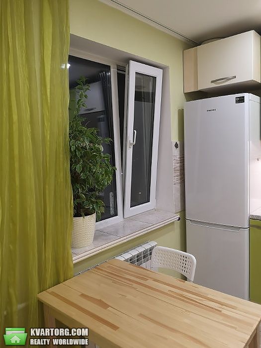 Sell 4-room apartment. Киев,  Героев Днепра — photo 1