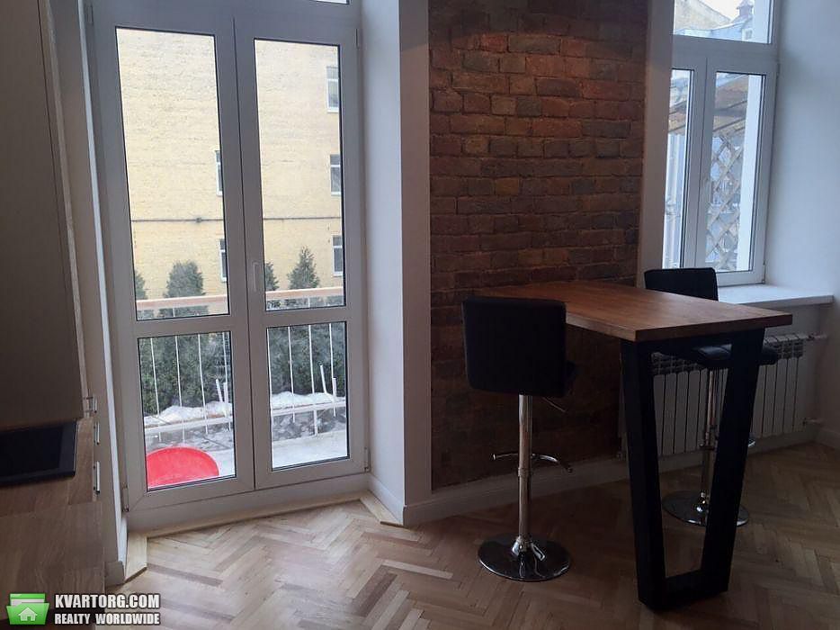 Rent out 2-room apartment. Киев,  Богдана Хмельницкого — photo 1