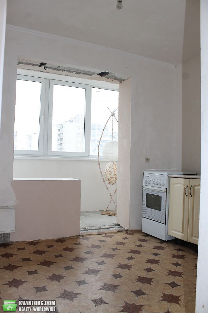 Sell 3-room apartment. Киев,  Бажана — photo 2