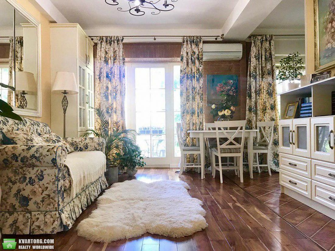 Rent out 2-room apartment. Киев,  Орлика — photo 9